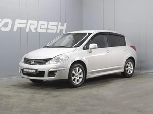 Хетчбэк Nissan Tiida 2011 года, 800000 рублей, Омск