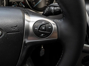Хетчбэк Ford Focus 2013 года, 870000 рублей, Краснодар