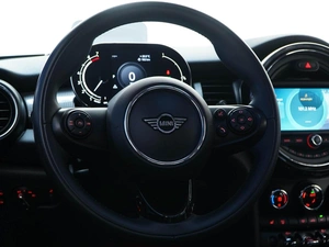 Хетчбэк MINI Cooper 2020 года, 2299077 рублей, Москва