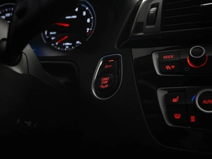 Хетчбэк BMW 1 серия 2018 года, 1694077 рублей, Москва
