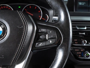 Седан BMW 5 серия 2018 года, 3000000 рублей, Волгоград