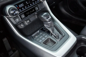 Внедорожник Toyota RAV4 2019 года, 3578000 рублей, Красноярск