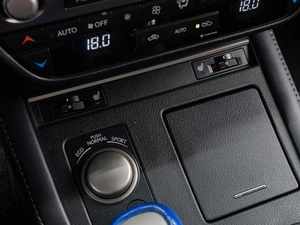 Седан Lexus ES 2017 года, 2629000 рублей, Тюмень