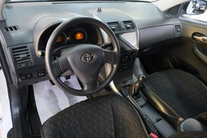 Седан Toyota Corolla 2008 года, 769000 рублей, Омск
