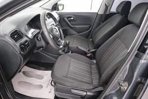 Седан Volkswagen Polo 2016 года, 989000 рублей, Красноярск