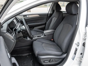 Седан Hyundai Sonata 2018 года, 2050000 рублей, Краснодар