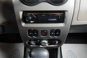 Хетчбэк Renault Sandero 2011 года, 519000 рублей, Тюмень