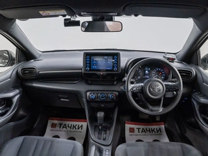 Хетчбэк Toyota Yaris 2021 года, 1270000 рублей, Красноярск
