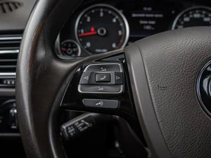 Внедорожник Volkswagen Touareg 2011 года, 2100000 рублей, Краснодар