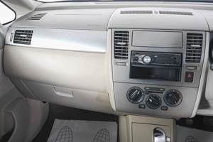 Седан Nissan Tiida Latio 2006 года, 579000 рублей, Кемерово