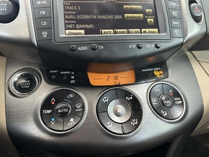 Внедорожник Toyota RAV4 2010 года, 1850000 рублей, Уфа