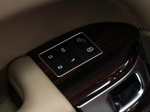 Внедорожник Land Rover Range Rover 2013 года, 3729000 рублей, Тюмень