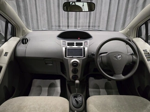 Хетчбэк Toyota Vitz 2009 года, 650000 рублей, Красноярск