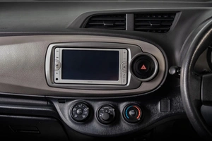 Хетчбэк Toyota Vitz 2013 года, 739000 рублей, Томск