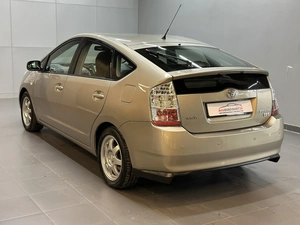 Лифтбек Toyota Prius 2008 года, 947000 рублей, Красноярск