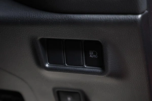 Внедорожник Toyota C-HR 2018 года, 2139000 рублей, Новосибирск