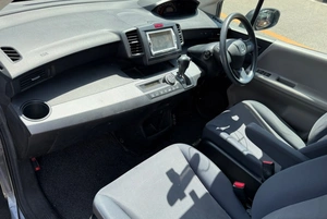 Минивэн Honda Freed 2010 года, 720000 рублей, Красноярск