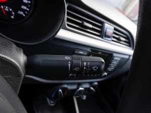 Седан Kia Rio 2017 года, 1179000 рублей, Саратов