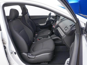 Хетчбэк Kia Rio 2014 года, 999999 рублей, Москва