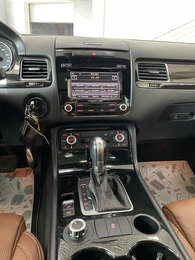 Внедорожник Volkswagen Touareg 2013 года, 2537000 рублей, Солонцы
