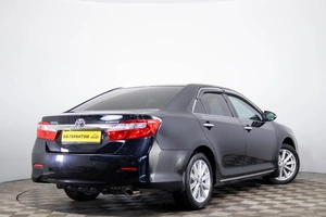 Седан Toyota Camry 2013 года, 1819000 рублей, Пермь