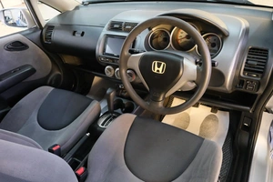 Хетчбэк Honda Fit 2005 года, 579000 рублей, Омск