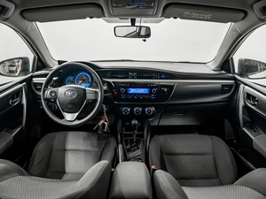 Седан Toyota Corolla 2013 года, 1175000 рублей, Красноярск