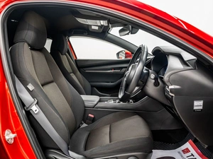 Хетчбэк Mazda 3 2019 года, 1649000 рублей, Красноярск