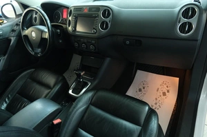 Внедорожник Volkswagen Tiguan 2009 года, 989000 рублей, Омск