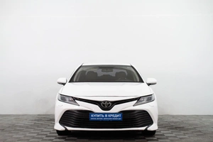 Седан Toyota Camry 2019 года, 1539000 рублей, Сургут