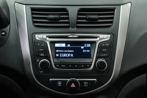 Хетчбэк Hyundai Solaris 2015 года, 949000 рублей, Омск