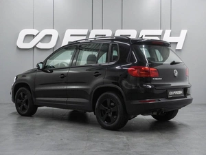 Внедорожник Volkswagen Tiguan 2011 года, 1229000 рублей, Воронеж