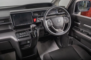 Минивэн Honda Stepwgn Spada 2019 года, 2699000 рублей, Томск