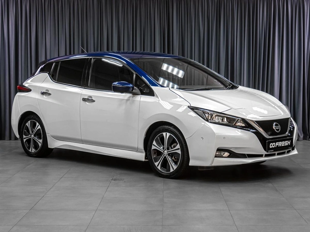Хетчбэк Nissan Leaf 2017 года, 1659000 рублей, Тюмень