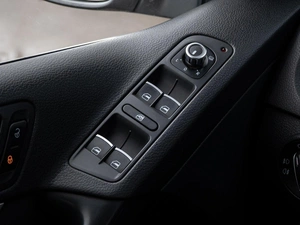 Внедорожник Volkswagen Tiguan 2012 года, 1310000 рублей, Краснодар