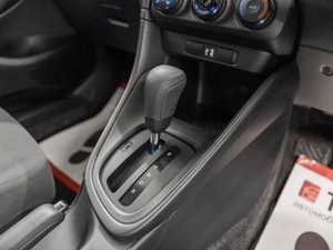 Хетчбэк Toyota Yaris 2021 года, 1270000 рублей, Красноярск