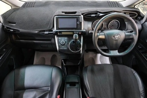 Минивэн Toyota Wish 2012 года, 1529000 рублей, Омск