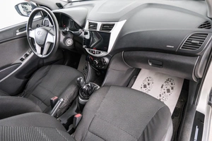 Седан Hyundai Solaris 2012 года, 829000 рублей, Красноярск