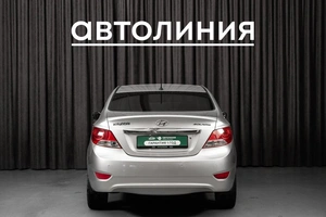 Седан Hyundai Solaris 2011 года, 740000 рублей, Красноярск