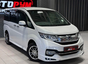 Минивэн Honda Stepwgn Spada 2017 года, 1987000 рублей, Красноярск