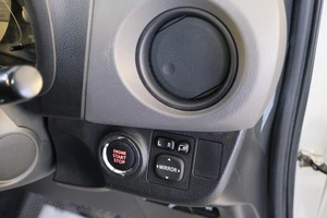 Хетчбэк Toyota Vitz 2014 года, 819000 рублей, Омск