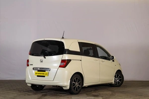 Минивэн Honda Freed 2011 года, 1219000 рублей, Тюмень