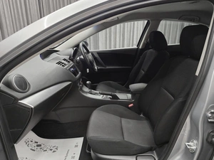 Седан Mazda Axela 2012 года, 800000 рублей, Красноярск