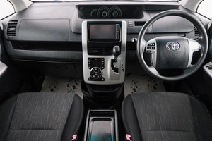 Минивэн Toyota Noah 2010 года, 1399000 рублей, Красноярск