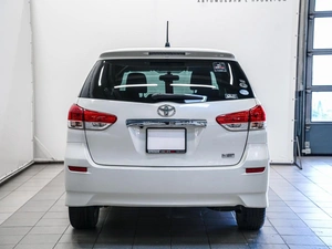 Минивэн Toyota Wish 2012 года, 1350000 рублей, Красноярск