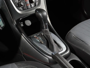 Хетчбэк Opel Astra 2013 года, 990999 рублей, Тверь