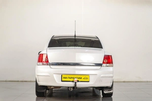 Седан Opel Astra 2012 года, 629000 рублей, Челябинск