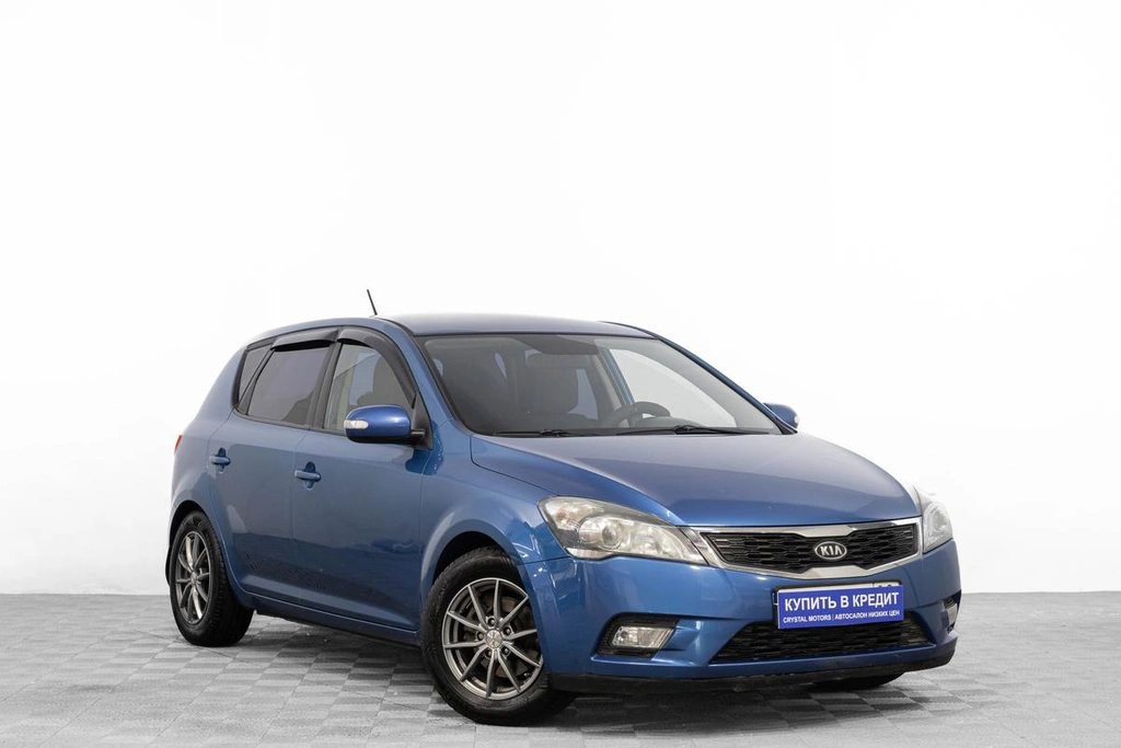 Хетчбэк Kia Ceed 2011 года, 839000 рублей, Барнаул