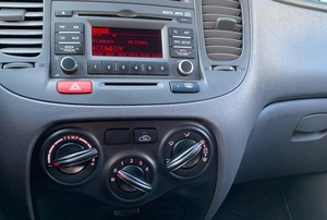 Седан Kia Rio 2011 года, 570000 рублей, Солонцы