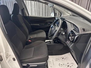 Хетчбэк Toyota Vitz 2019 года, 999000 рублей, Красноярск